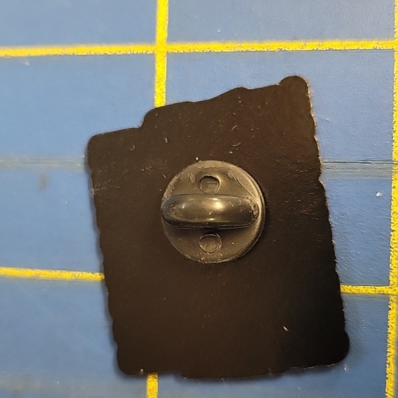 Surely Not Everybody Was Kung Fu Fighting Tack Pin Red & Black - Picture 2 of 2